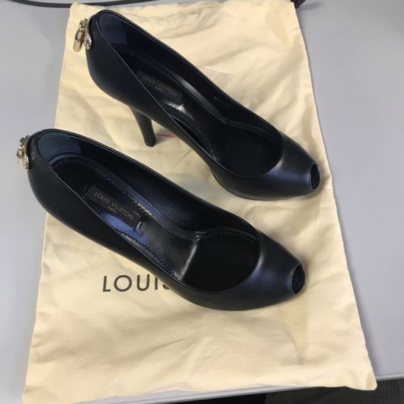 Louis Vuitton Pumps - Picture 2 of 3